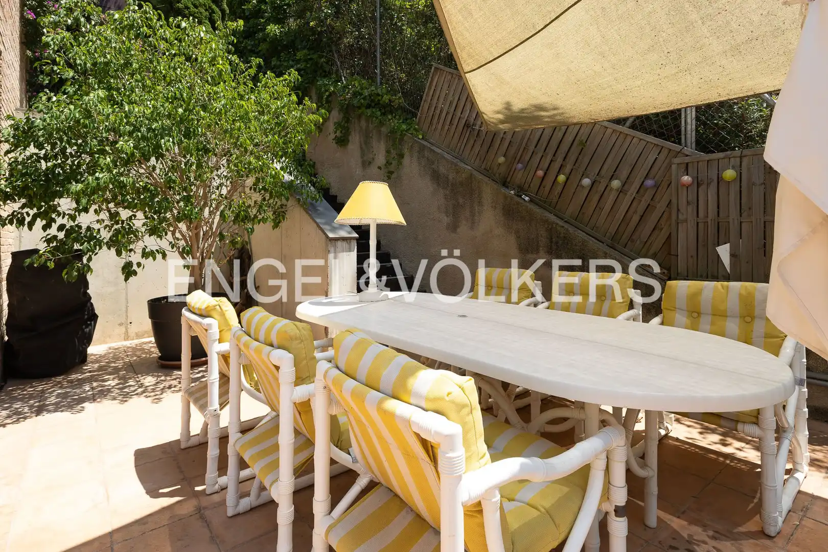Terrassa de Casa adosada en venda en Sant Cugat del Vallès amb Calefacció, Jardí privat i Parquet