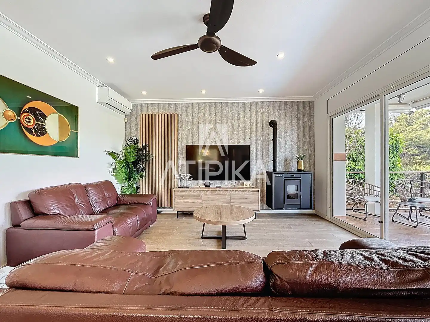 Living room of Houses for sale in Sant Pere de Ribes  with Swimming Pool, Oven and Washing machine