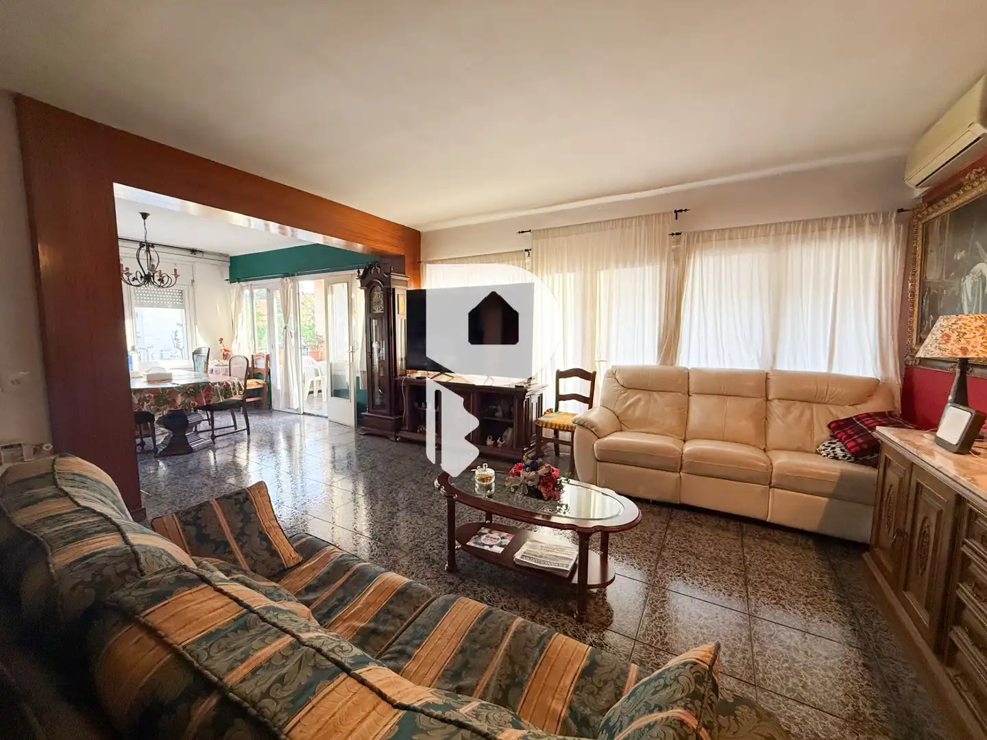 Sala d'estar de Casa o xalet en venda en Sant Vicenç Dels Horts amb Aire condicionat, Calefacció i Terrassa