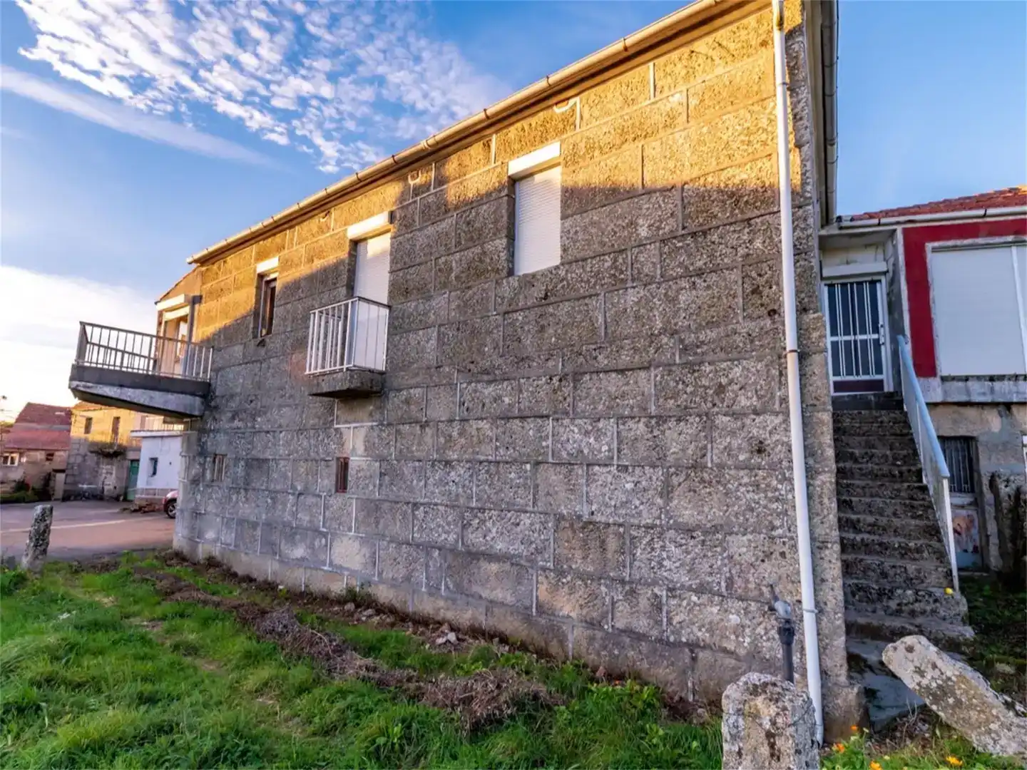 Vista exterior de Casa o xalet en venda en Cualedro amb Balcó