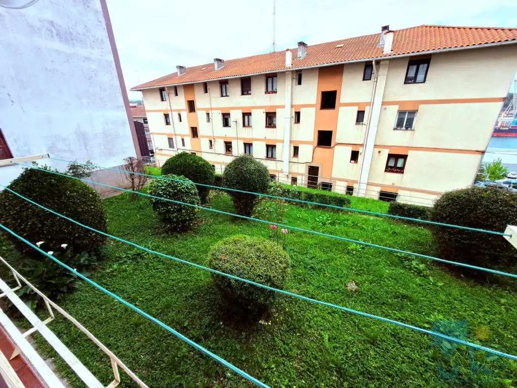 Außenansicht von Wohnung zum Verkauf in Pasaia mit Ofen