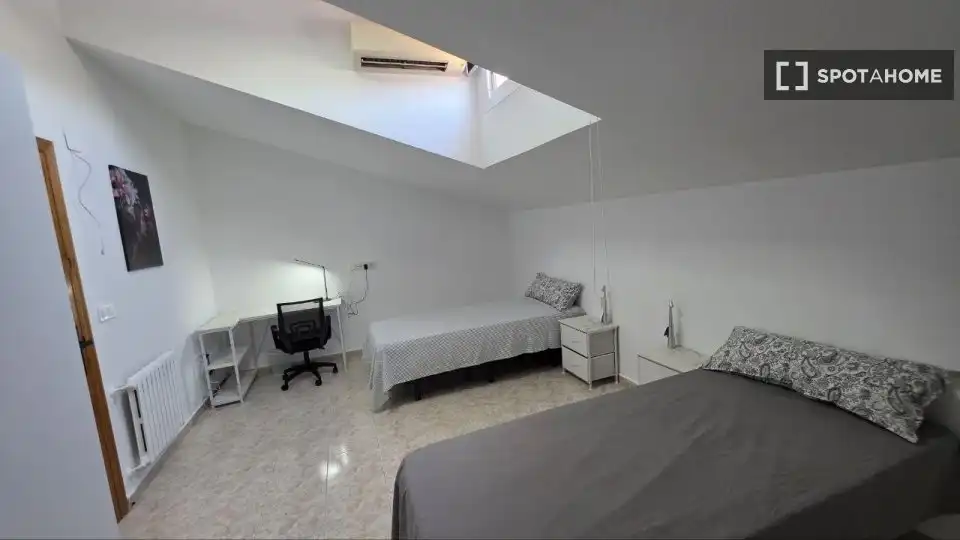 Habitación de Piso para compartir en Mutxamel con Aire acondicionado, Terraza y Amueblado