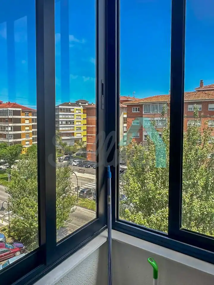 Flat for rent in Juan De Austria, Raíces