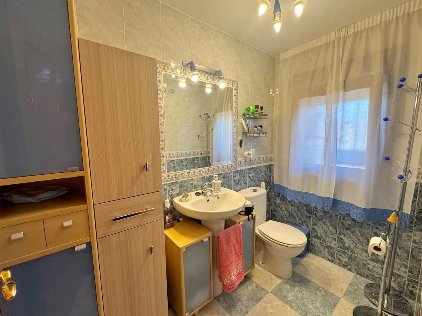 Baño de Casa adosada en venta en Vegas del Genil con Aire acondicionado, Calefacción y Terraza