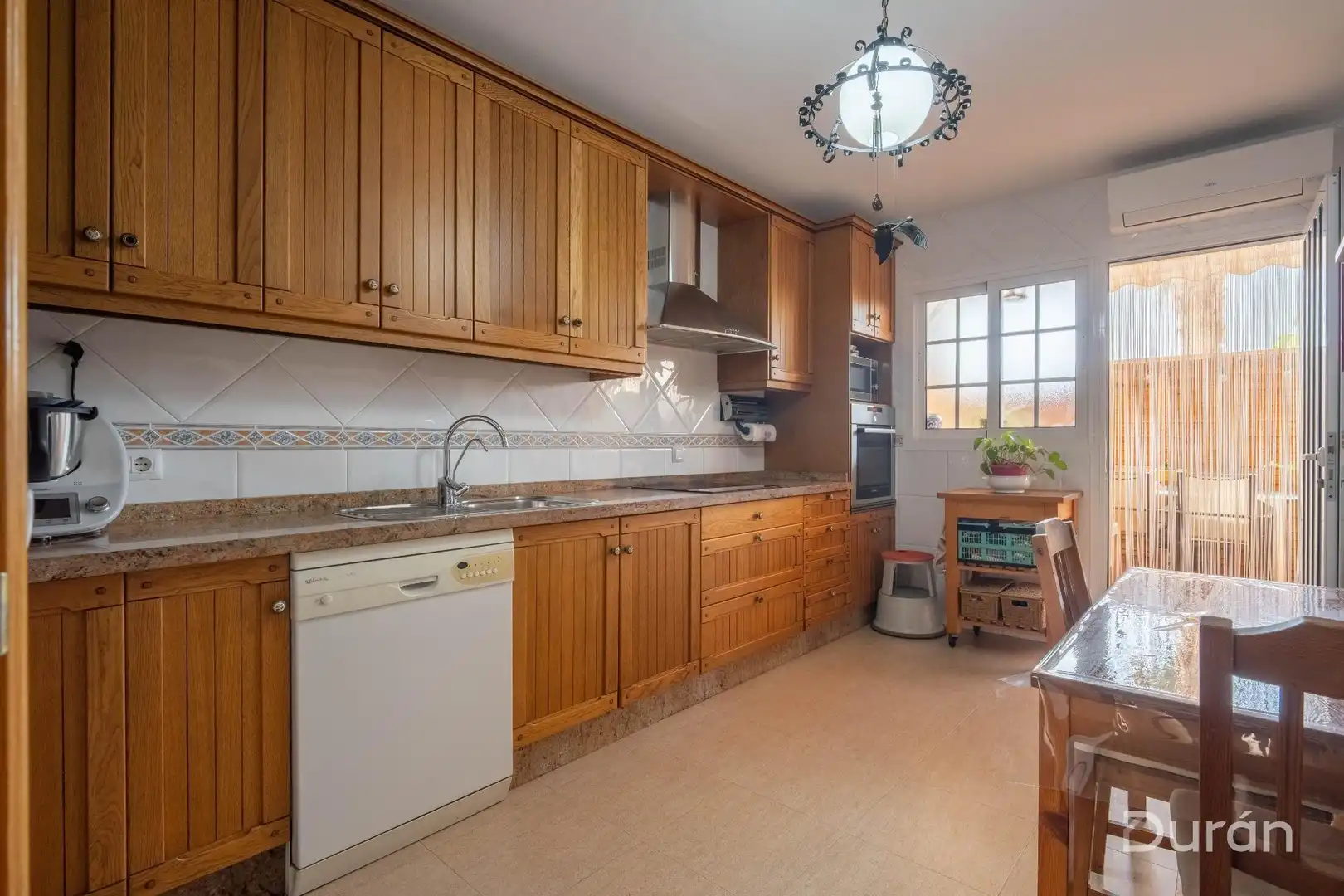 Kitchen of Detached homes for sale in Roquetas de Mar  with Air Conditioner, Heating and Terrace