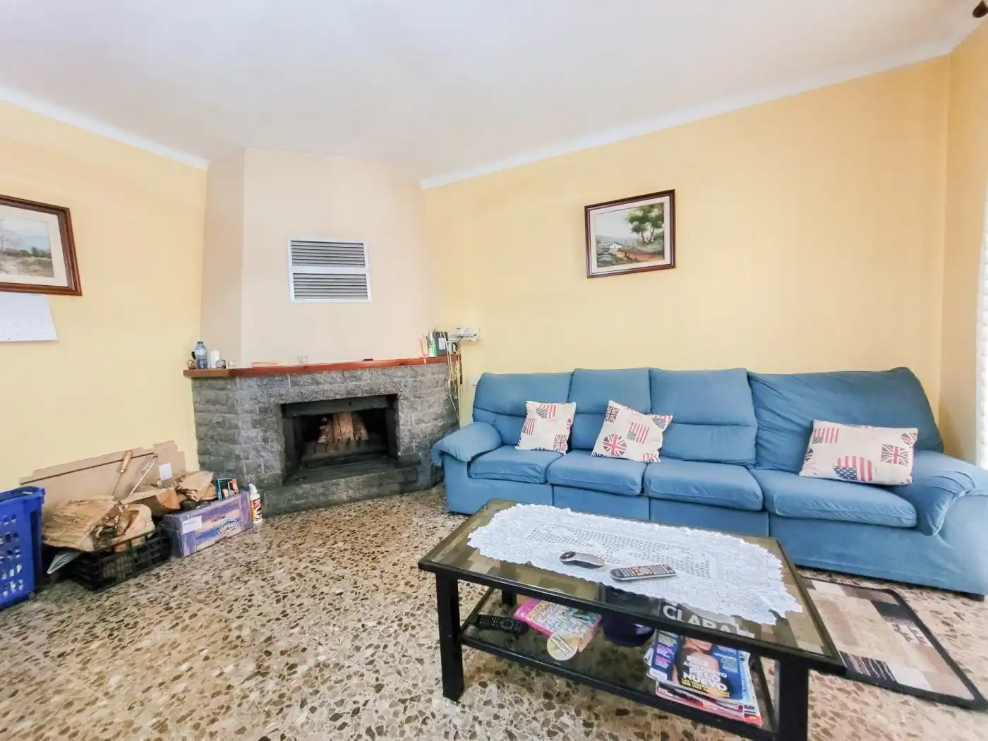 Sala de estar de Casa o chalet en venta en Esparreguera con Aire acondicionado, Terraza y Amueblado