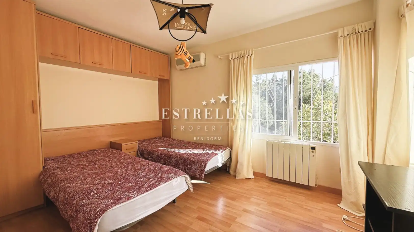 Habitación de Casa o chalet en venta en La Nucia con Aire acondicionado, Calefacción y Jardín privado