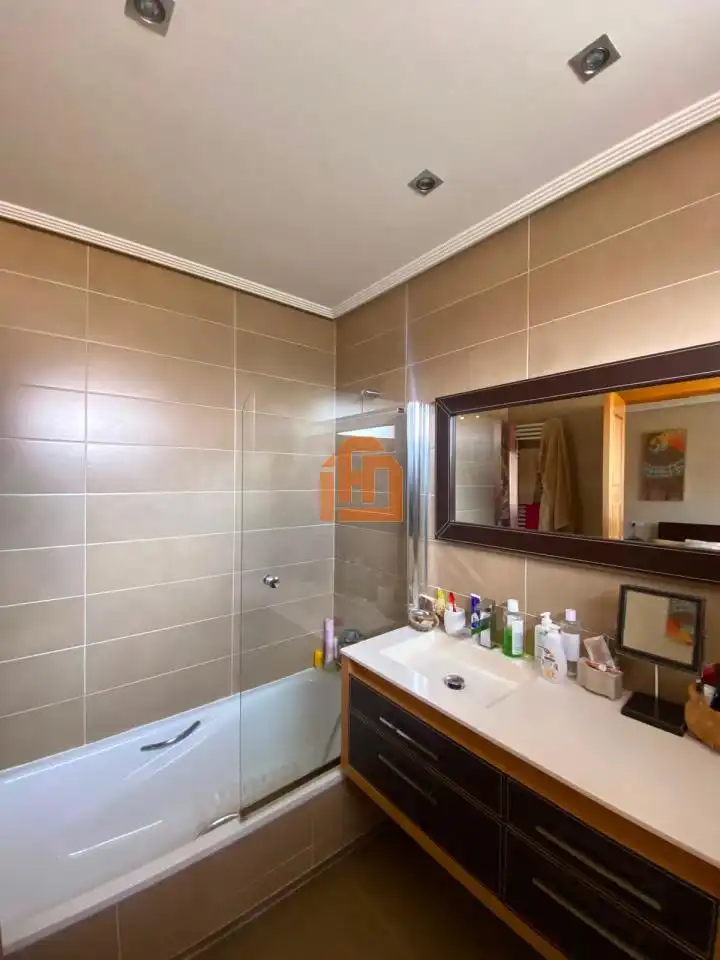 Baño de Casa adosada en venta en San Andrés del Rabanedo con Calefacción, Jardín privado y Trastero