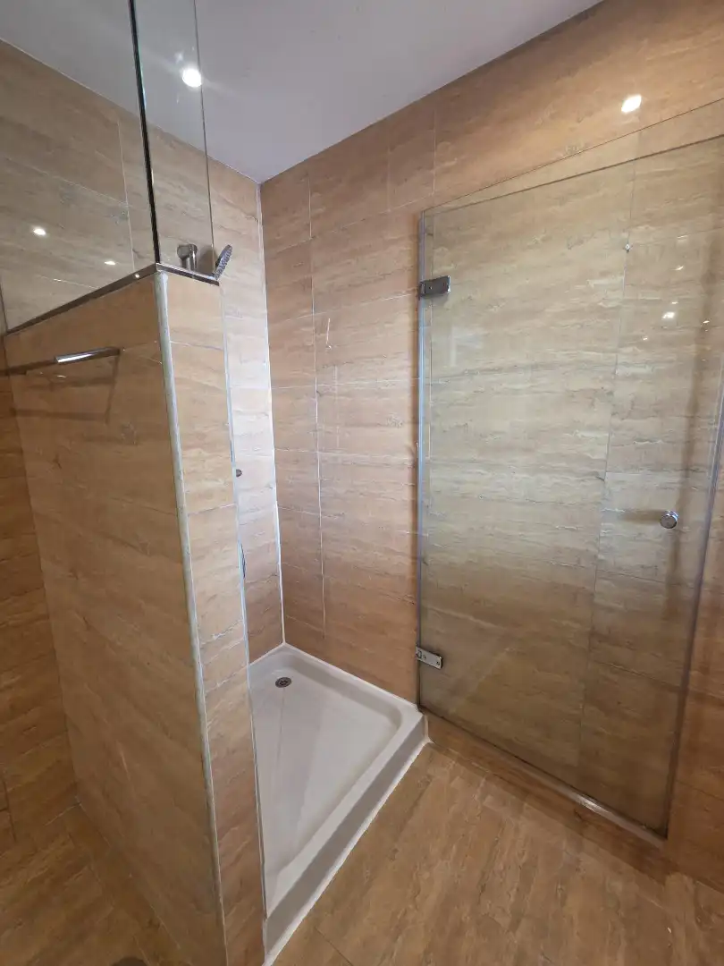 Baño de Ático de alquiler en Badajoz con Aire acondicionado, Calefacción y Parquet