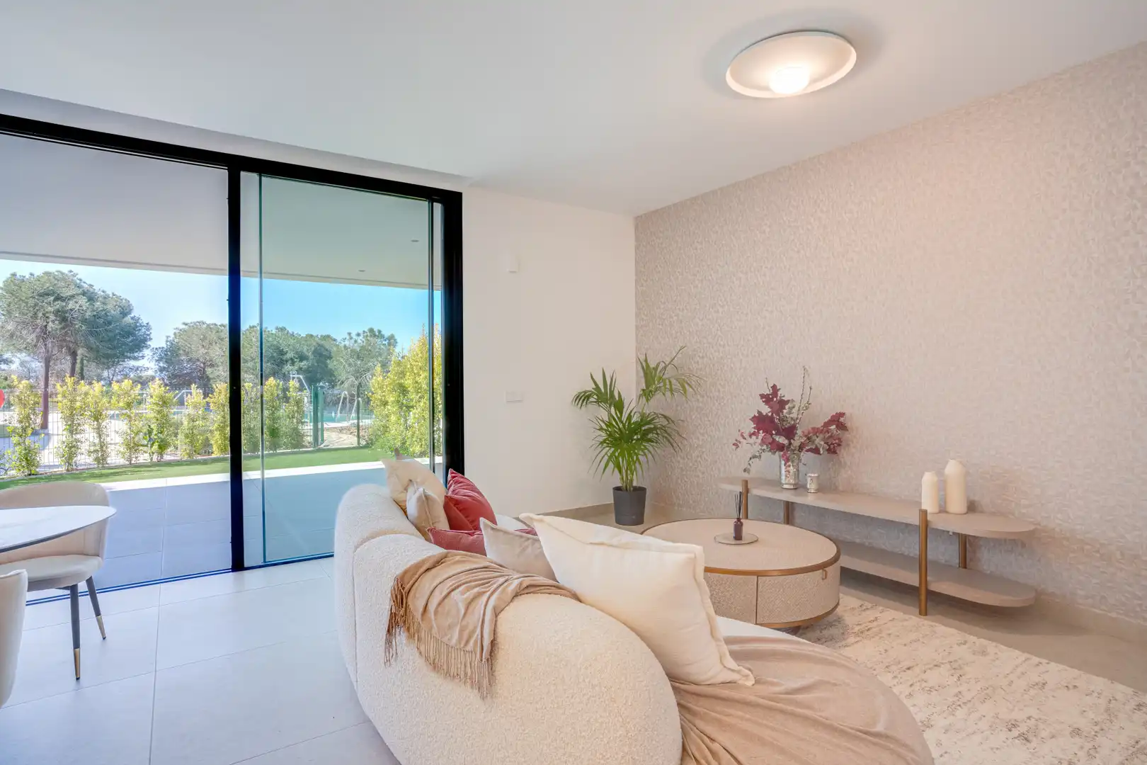 Bedroom of Ground floor for sale in Marbella  with Air Conditioner, Private garden and Terrace