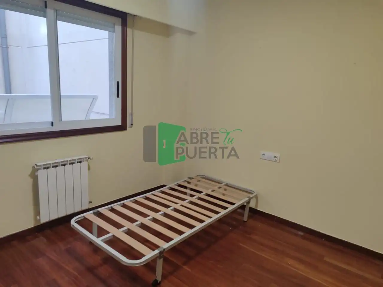 Habitación de Piso de alquiler en Ourense Capital  con Calefacción, Parquet y Trastero