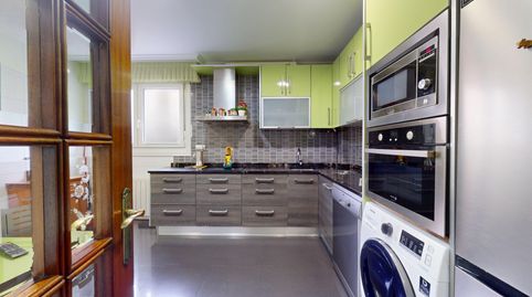 Foto 4 de Planta baja en venta en Grupo Aldapeta, Zorrotza, Bilbao
