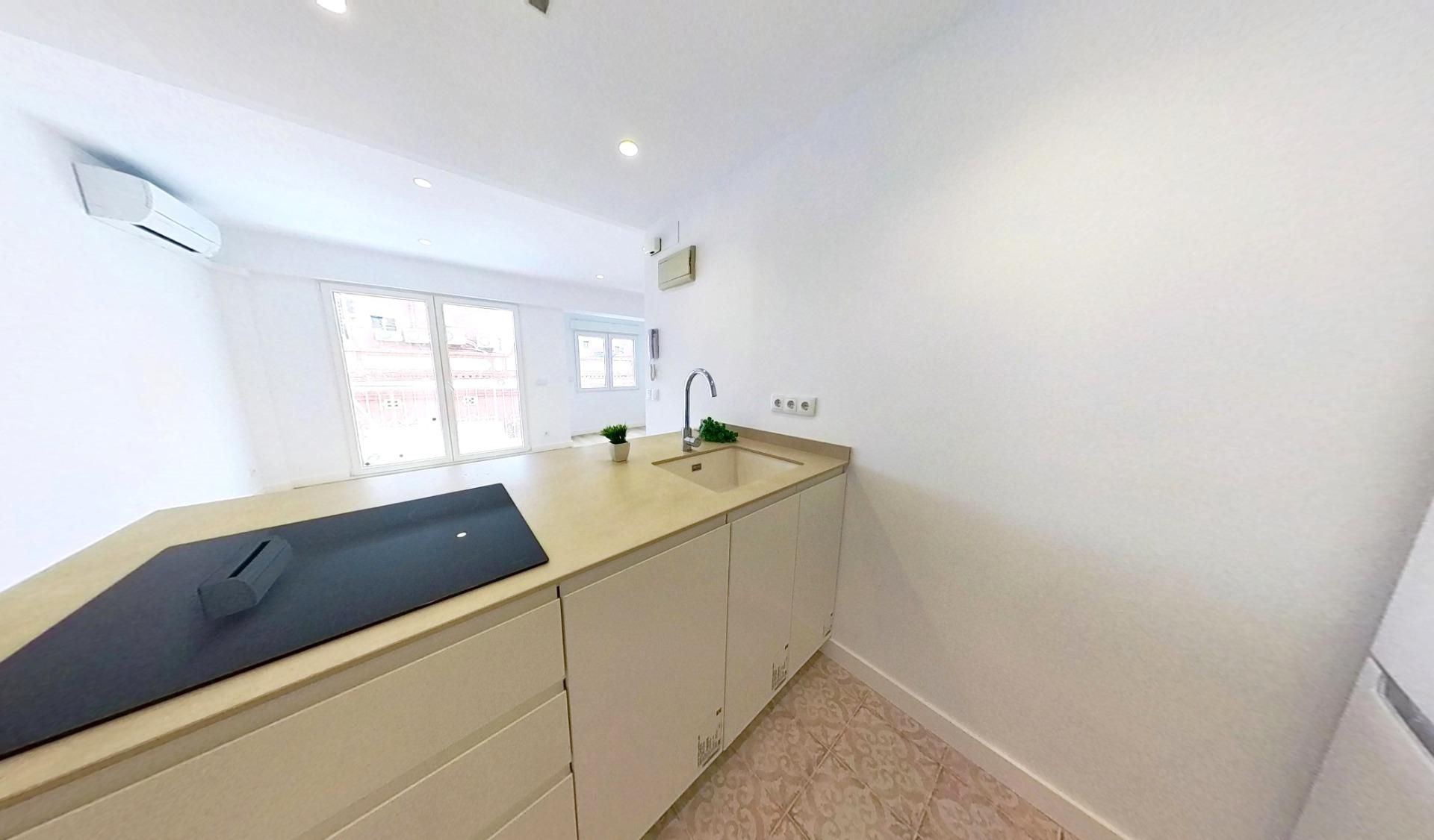 Kitchen of Flat for sale in  Valencia Capital  with Air Conditioner and Balcony