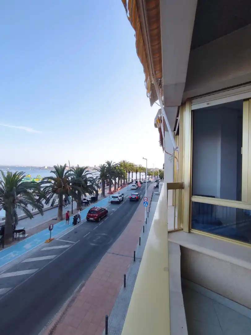 Vista exterior de Apartamento en venta en San Pedro del Pinatar con Terraza, Amueblado y Balcón