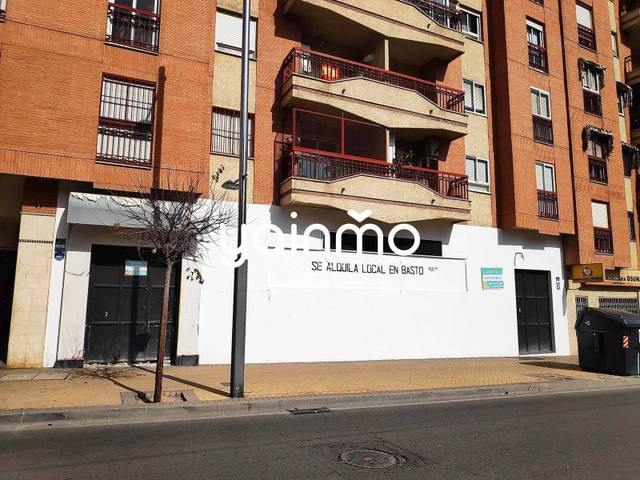 Local comercial en Alquiler en Calle Doctor Eduardo García-Triviño López en Renfe - Bulevar 1ª y 2ª Fase