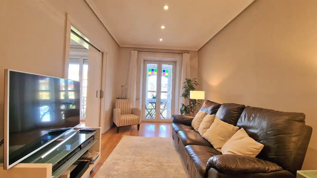 Wohnzimmer von Wohnung zum Verkauf in Donostia - San Sebastián  mit Heizung, Abstellraum und Balkon
