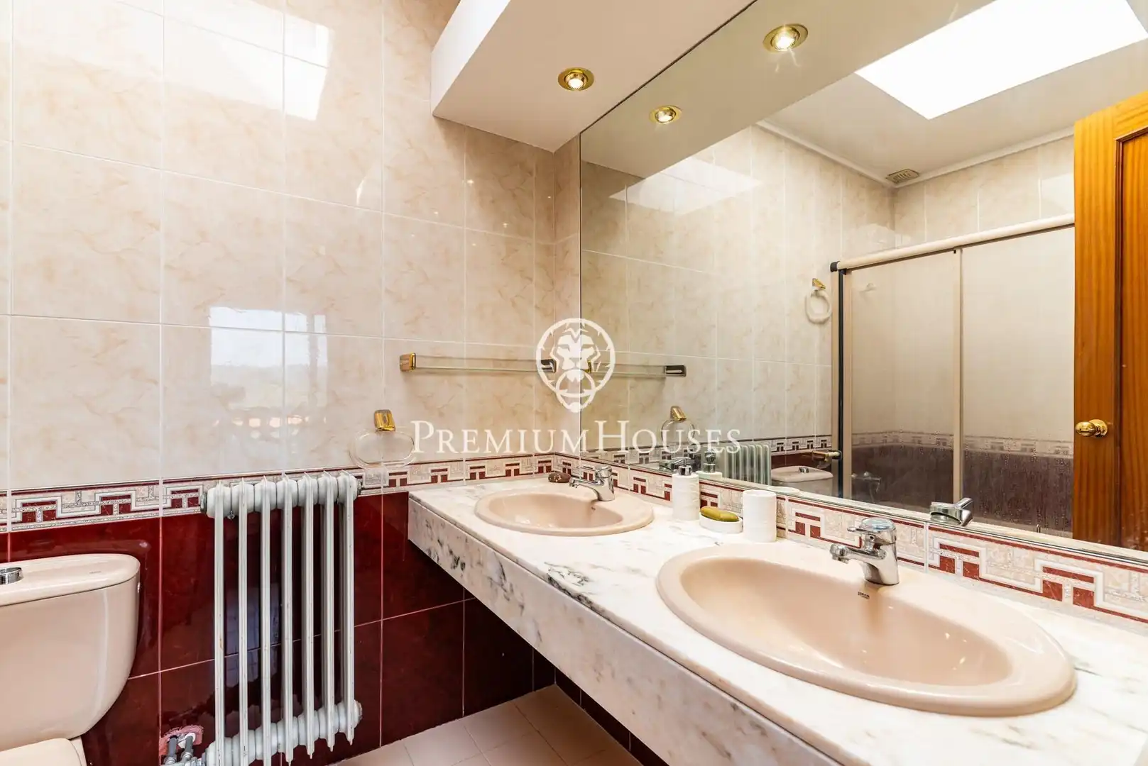 Bathroom of Detached homes for sale in Sant Pere de Ribes  with Air Conditioner, Heating and Private garden