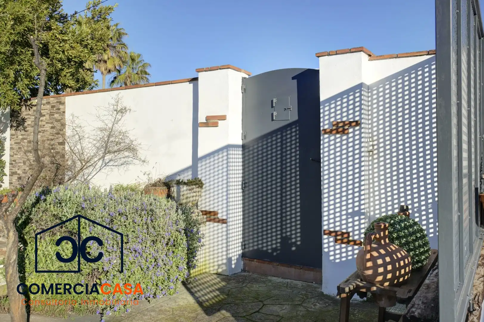 Vista exterior de Casa o xalet en venda en Las Gabias amb Aire condicionat, Jardí privat i Traster
