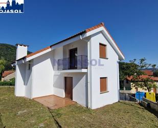 Vista exterior de Casa o xalet en venda en Arnuero amb Calefacció, Jardí privat i Terrassa