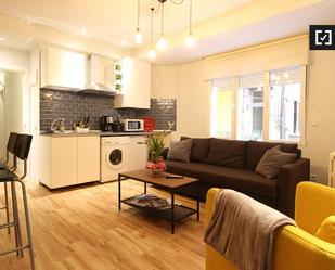 Living room of Flat to rent in  Madrid Capital  with Air Conditioner, Heating and Furnished