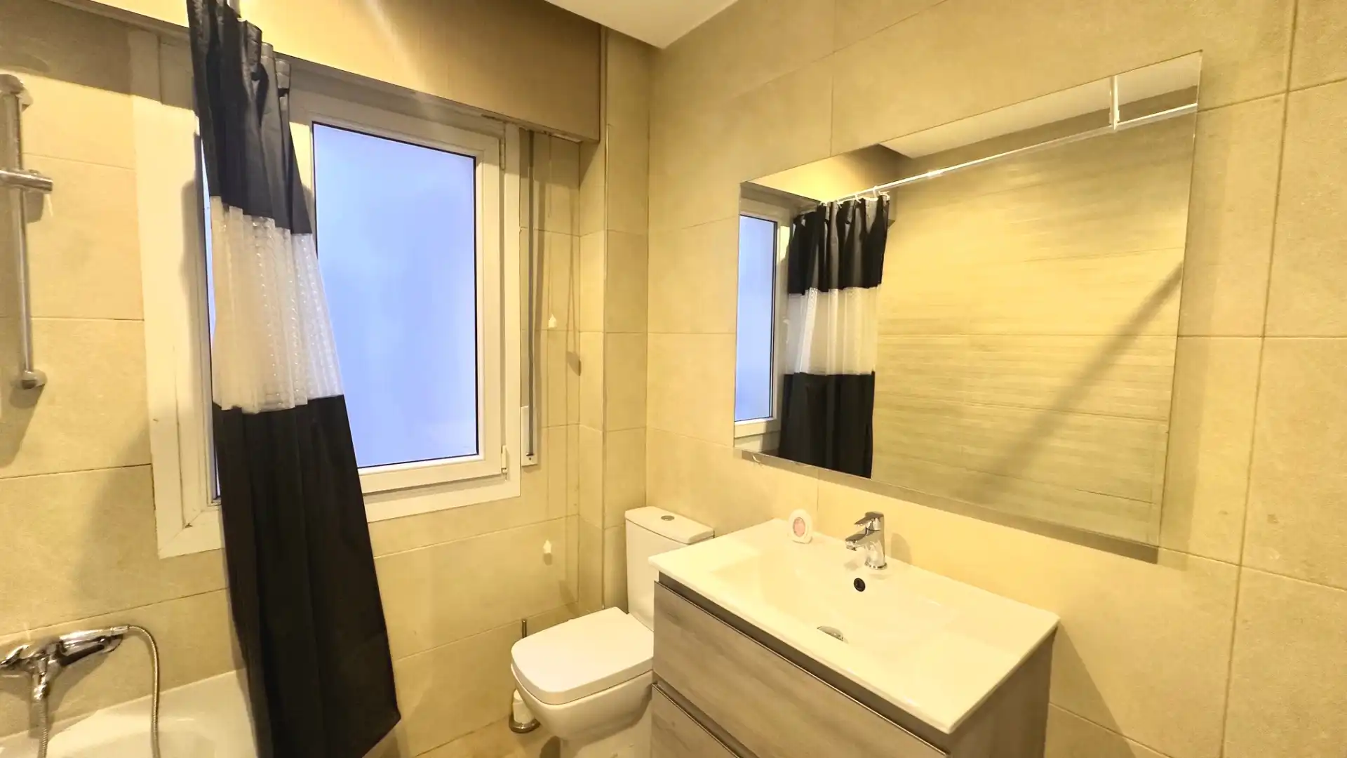 Badezimmer von Wohnung zum Verkauf in Portugalete mit Heizung, Terrasse und Möbliert