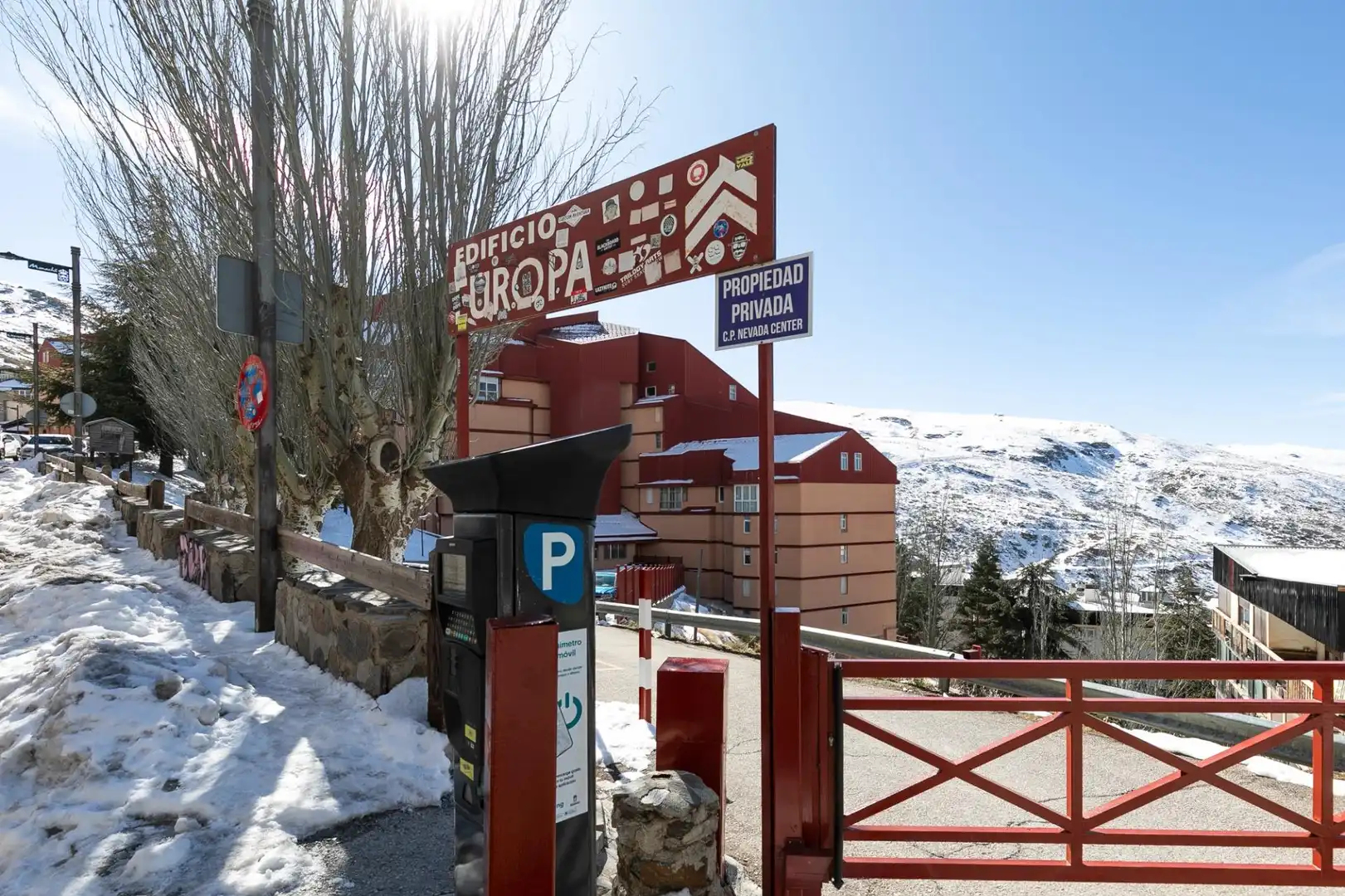 Außenansicht von Maisonette zum Verkauf in Sierra Nevada mit Heizung, Parkett und Abstellraum
