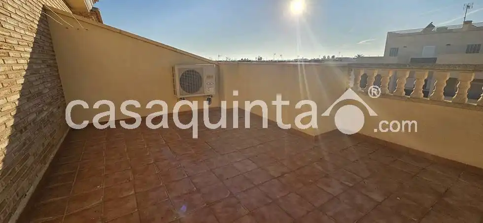 Terrassa de Dúplex en venda en San Pedro del Pinatar amb Calefacció, Terrassa i Traster