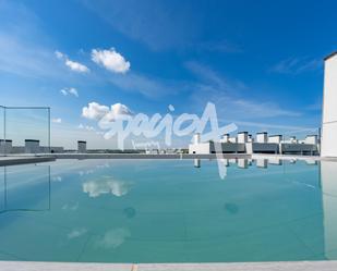 Piscina de Àtic en venda en Pozuelo de Alarcón amb Aire condicionat, Calefacció i Jardí privat