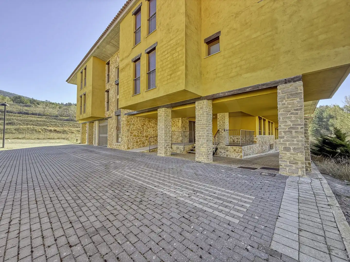 Vista exterior de Dúplex en venta en Alcalá de la Selva con Calefacción y Terraza