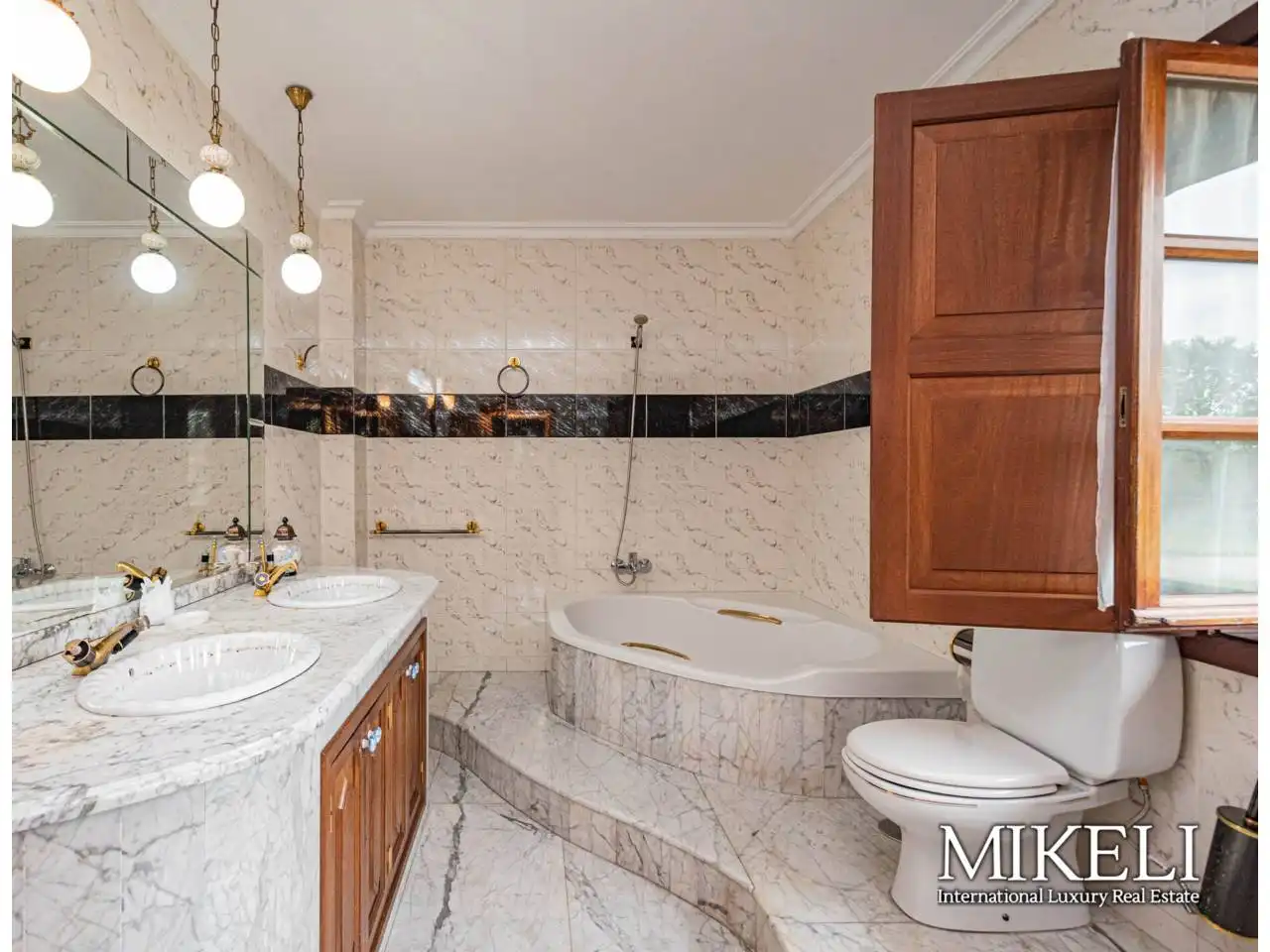 Baño de Casa o chalet en venta en Santillana del Mar con Calefacción, Jardín privado y Parquet