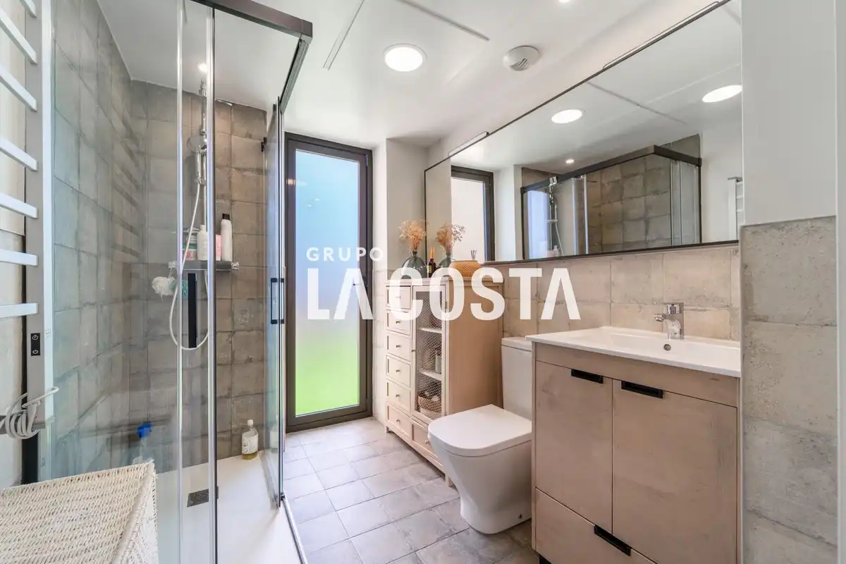 Baño de Ático en venta en Torremolinos con Aire acondicionado, Terraza y Trastero