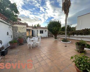 Vista exterior de Casa o xalet de lloguer en Puerto de la Cruz amb Terrassa