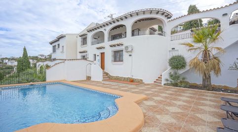 Villa en Venta en Pego con Vistas Panorámicas y Piscina Privada