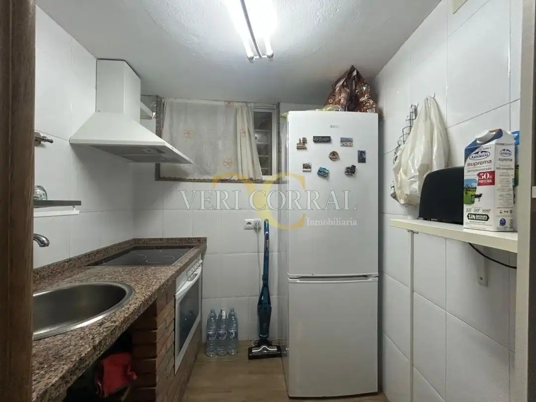 Cuina de Casa adosada en venda en Llanes amb Calefacció i Moblat