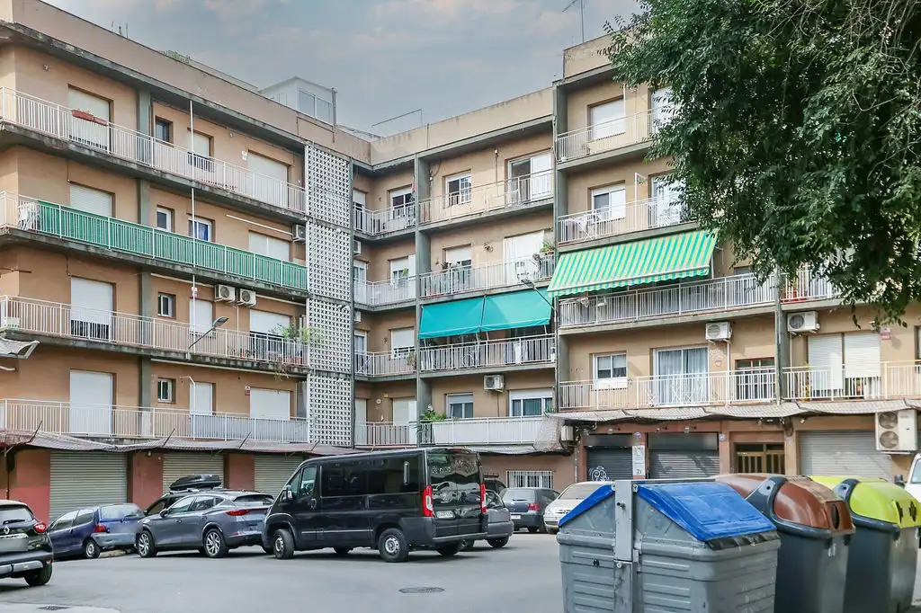 Vista exterior de Piso en venta en Sabadell