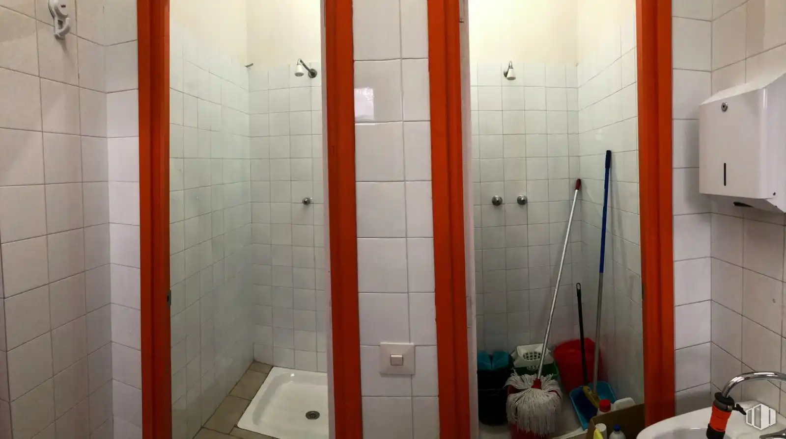 Baño de Nave industrial en venta en Arganda del Rey con Calefacción y Alarma