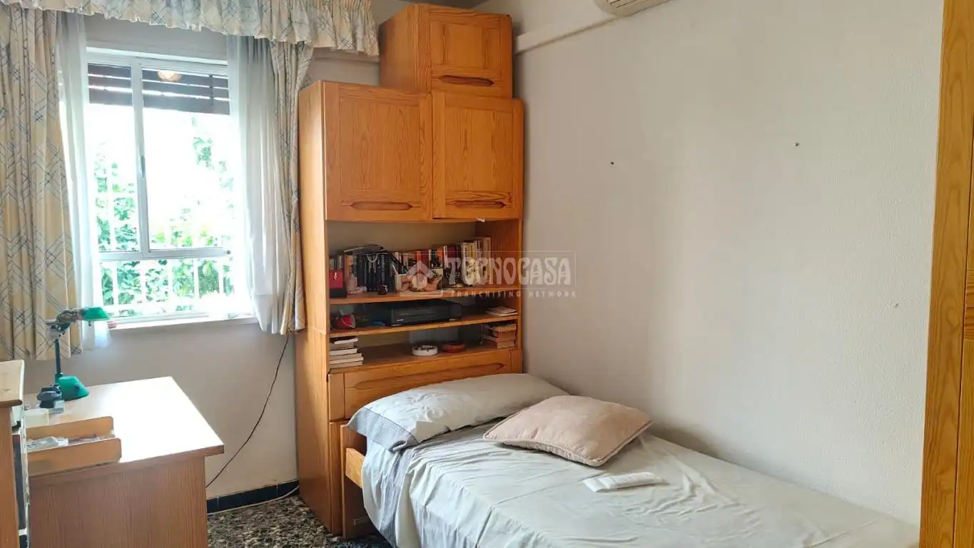 Bedroom of Flat for sale in Sevilla