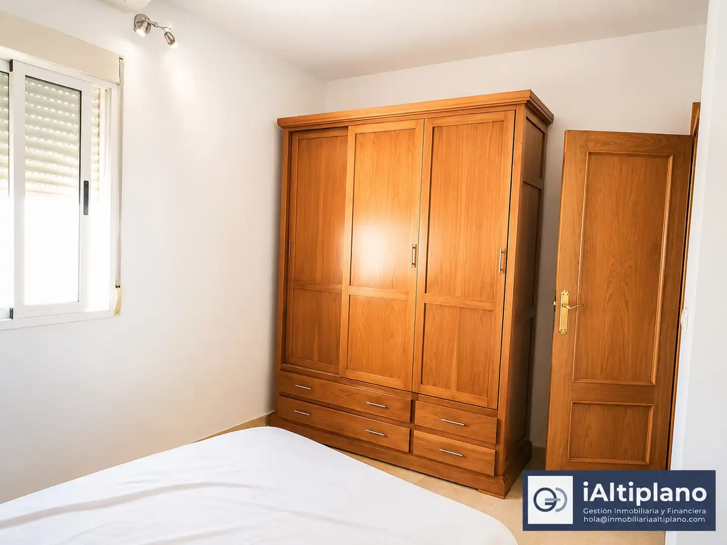 Habitación de Piso en venta en Baza con Calefacción y Amueblado