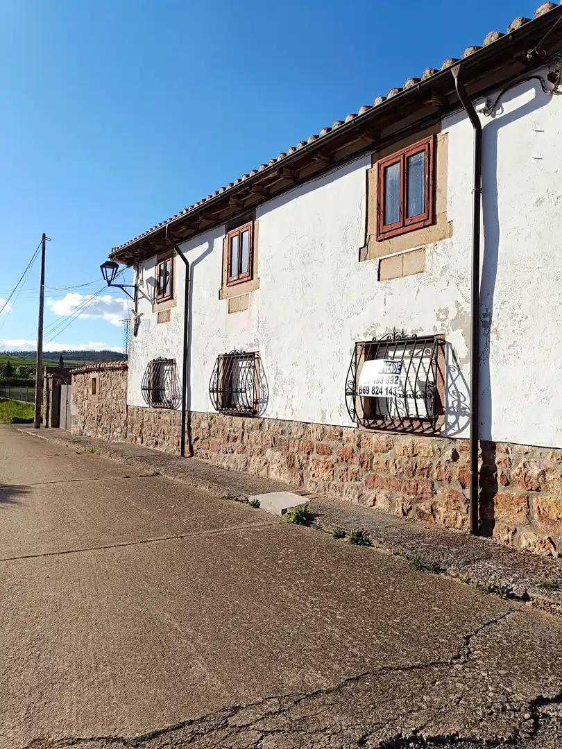 Außenansicht von Haus oder Chalet zum Verkauf in Salinas de Pisuerga