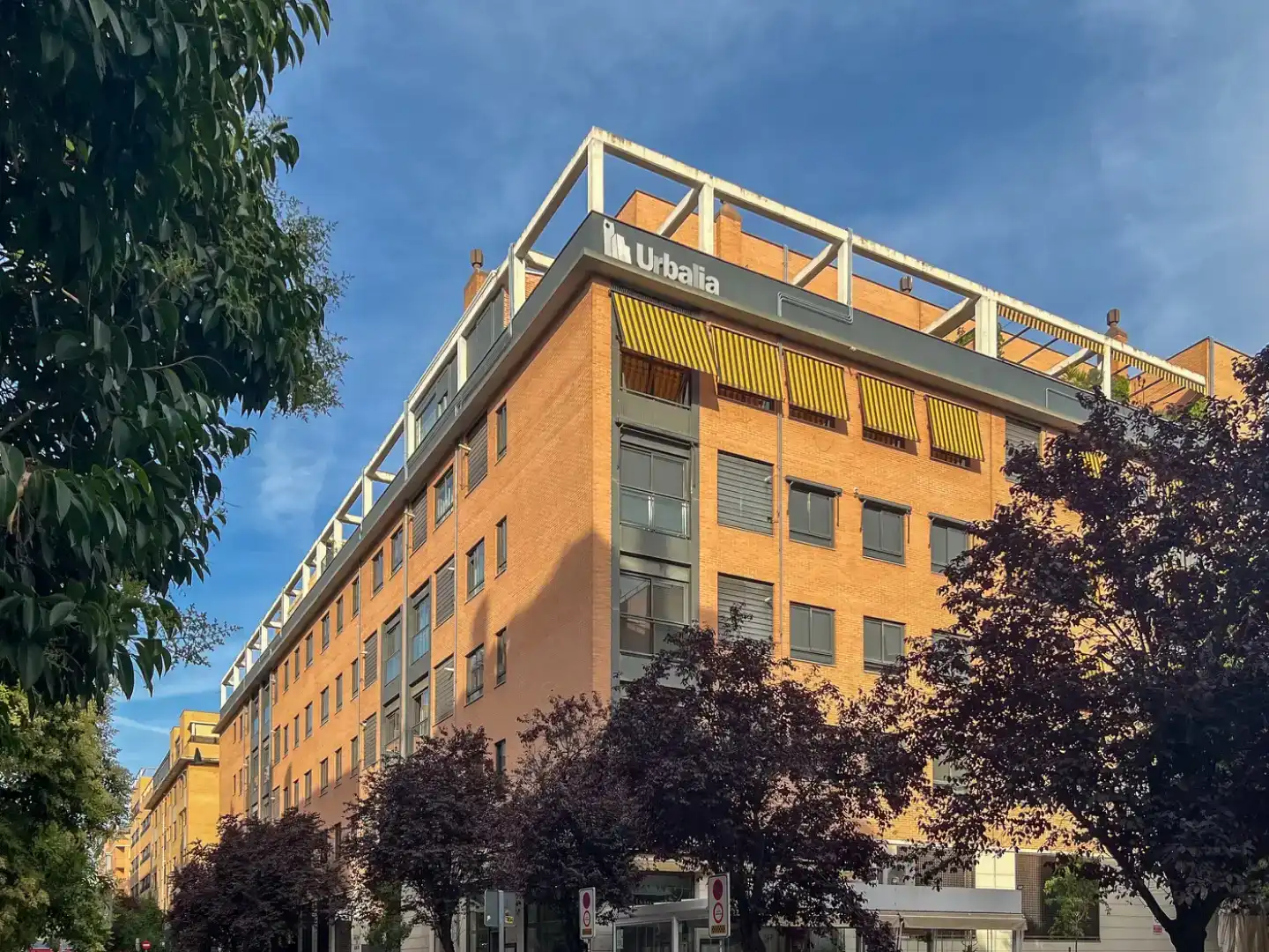 Außenansicht von Wohnung zum Verkauf in  Madrid Capital mit Klimaanlage und Schwimmbad