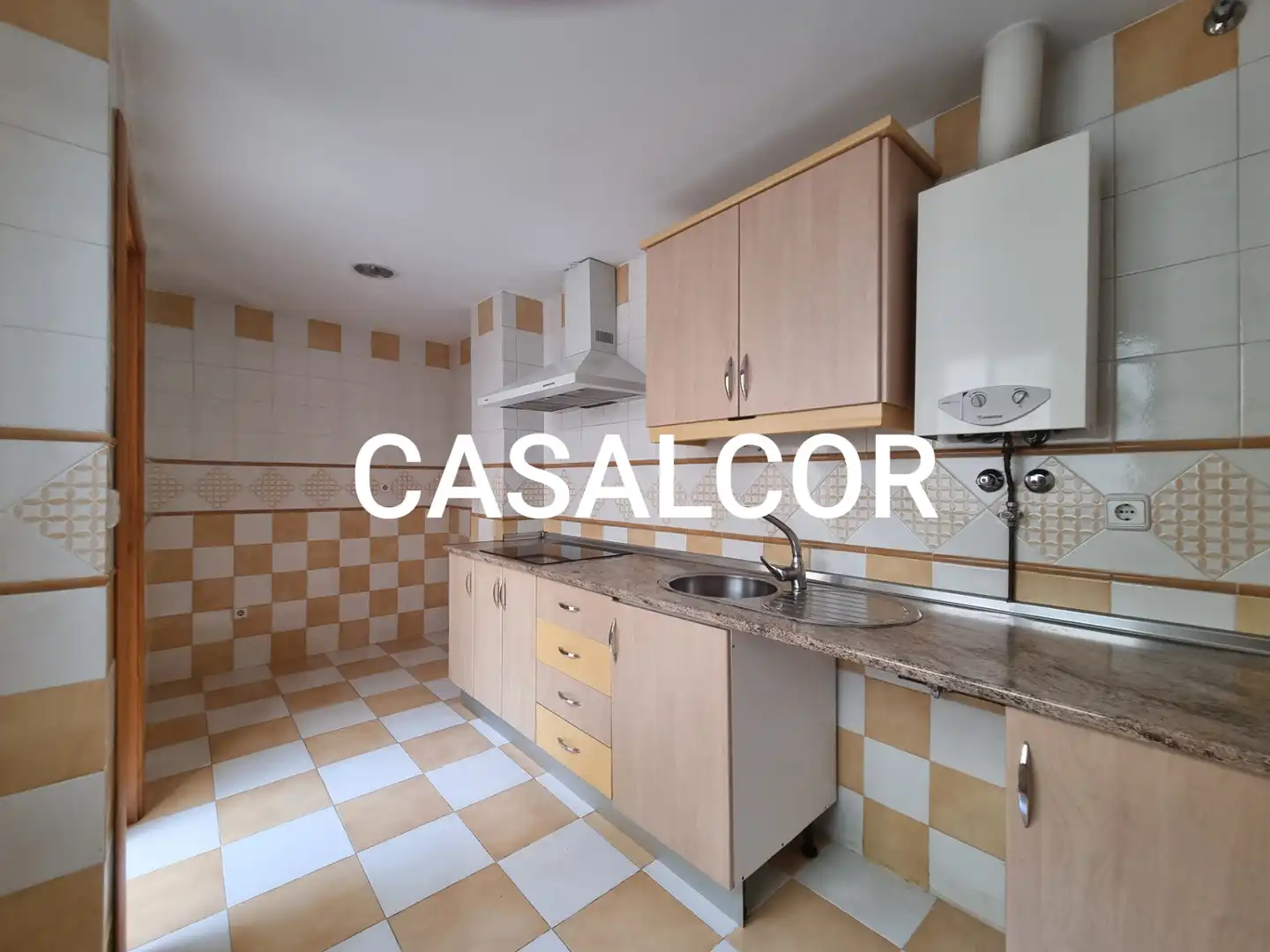 Cuina de Dúplex en venda en Mairena del Alcor amb Aire condicionat i Terrassa