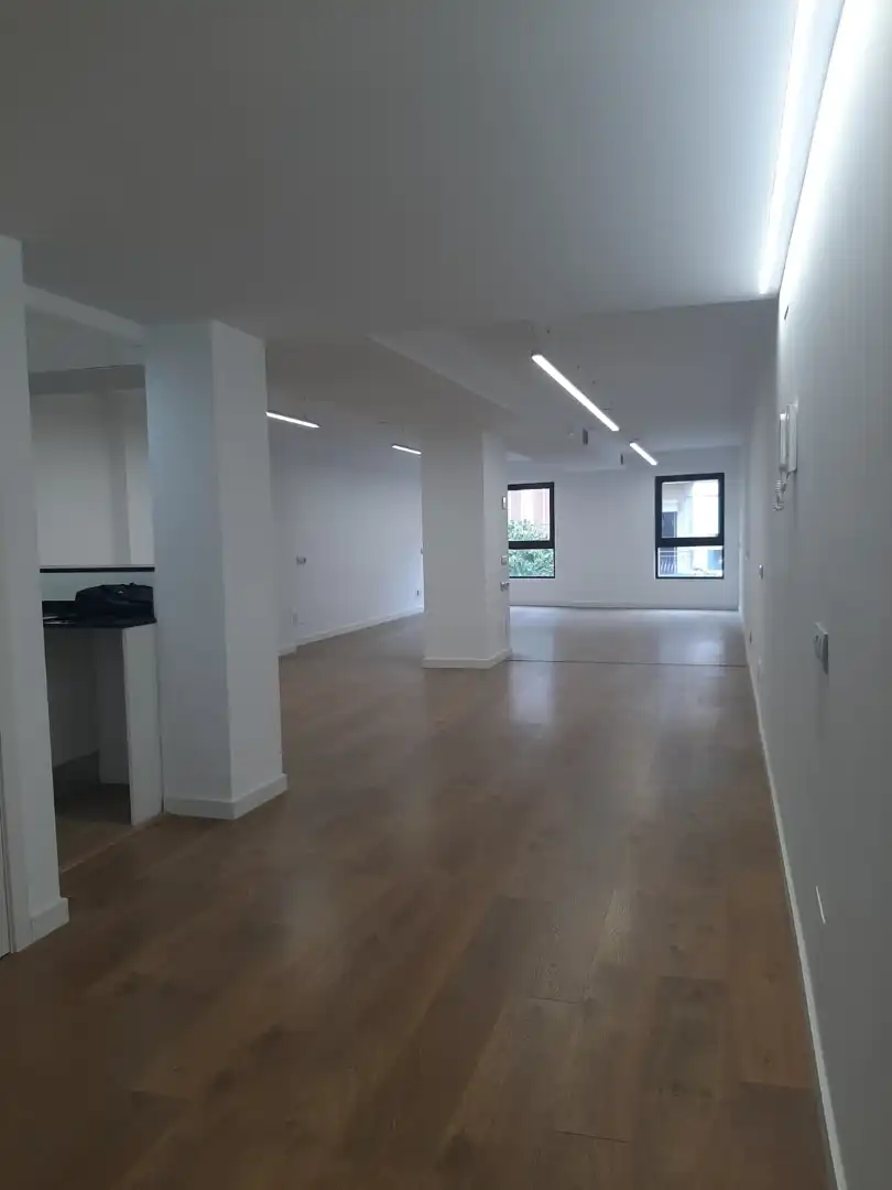 Office space with lift to rent in Muralla de Sant Llorenç 16, imagen 2