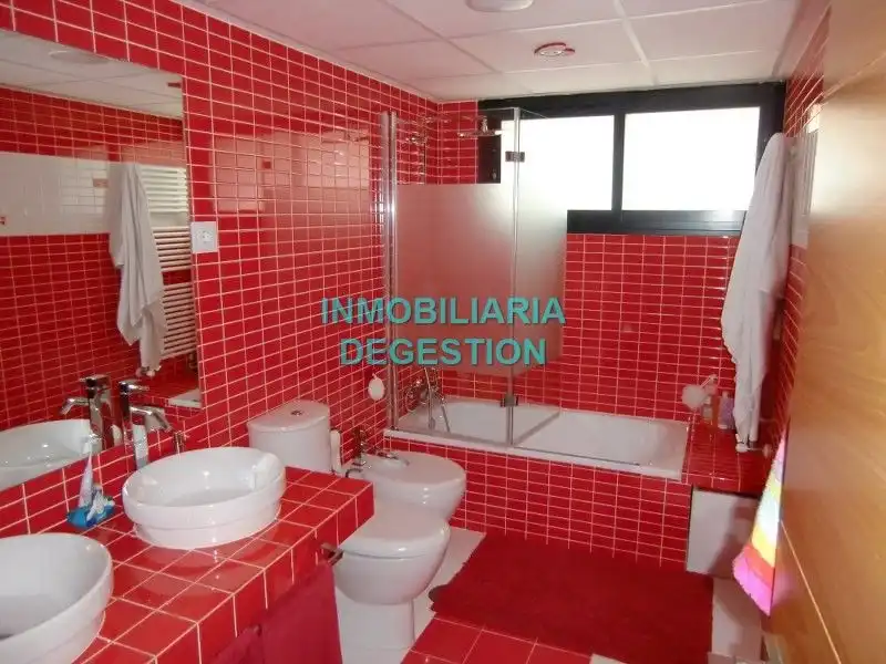 Baño de Casa o chalet en venta en Linares con Aire acondicionado, Calefacción y Jardín privado