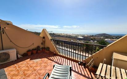 Vista exterior de Àtic en venda en Agüimes amb Aire condicionat i Terrassa