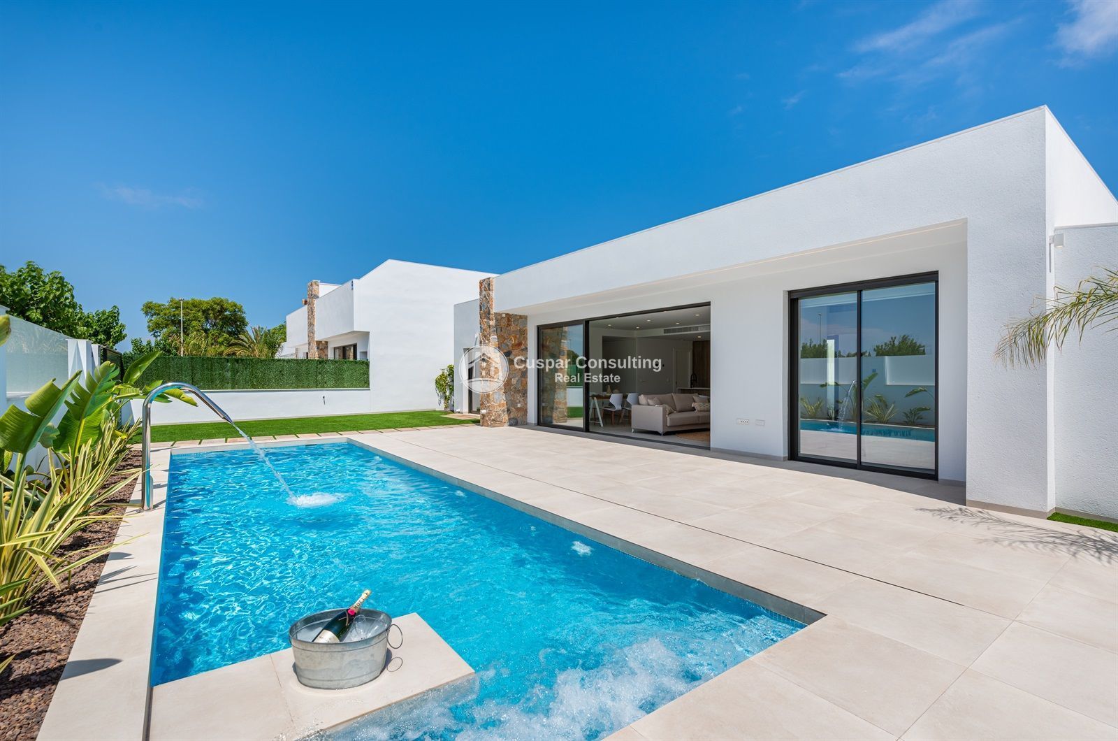 Piscina de Casa o xalet en venda en Los Alcázares amb Aire condicionat, Calefacció i Jardí privat