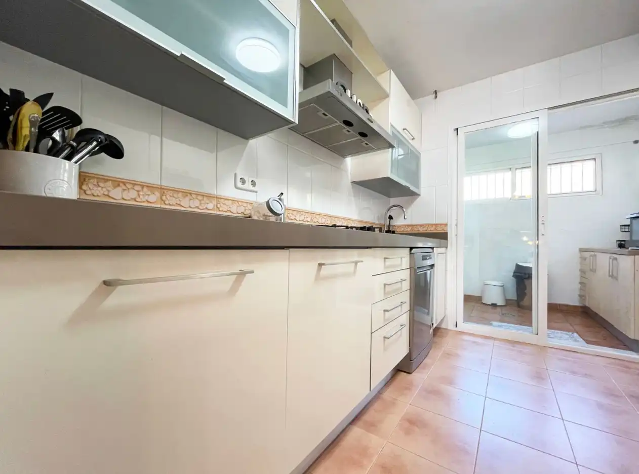 Cocina de Casa adosada en venta en Rincón de la Victoria con Jardín privado, Terraza y Trastero