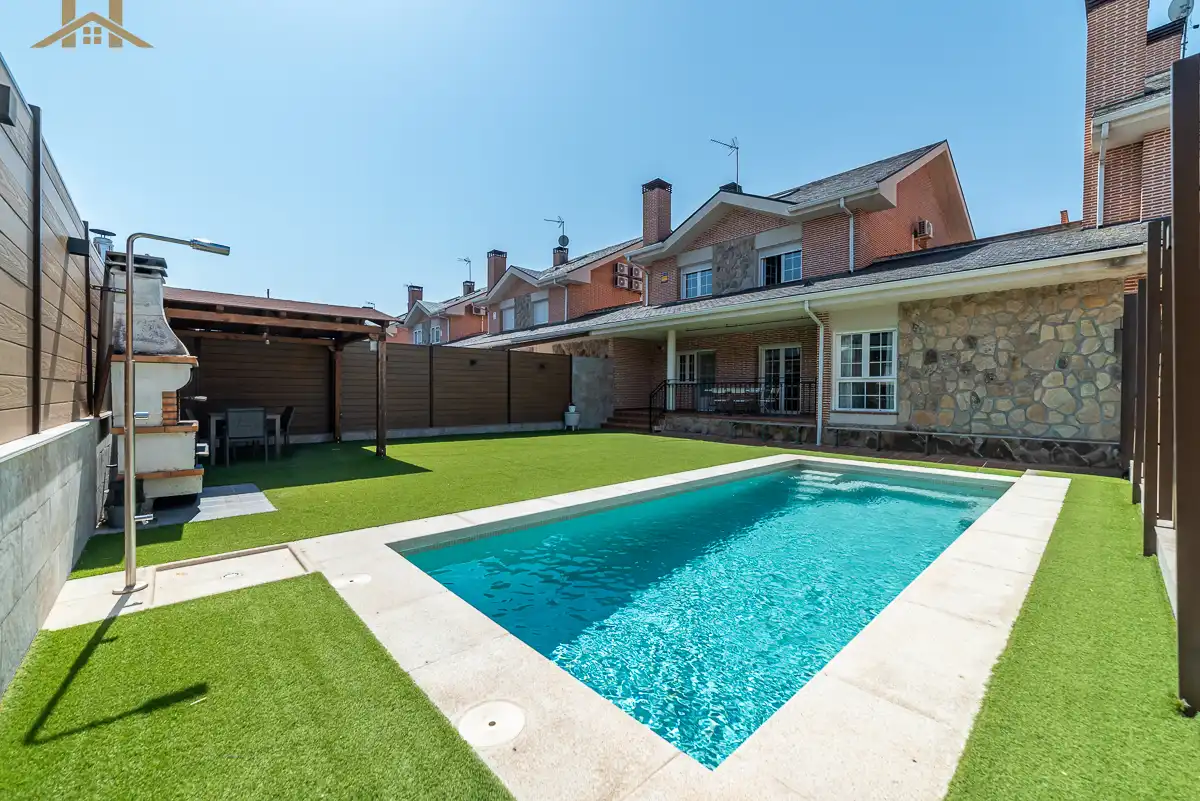 Piscina de Casa o chalet en venta en Illescas con Aire acondicionado, Calefacción y Jardín privado