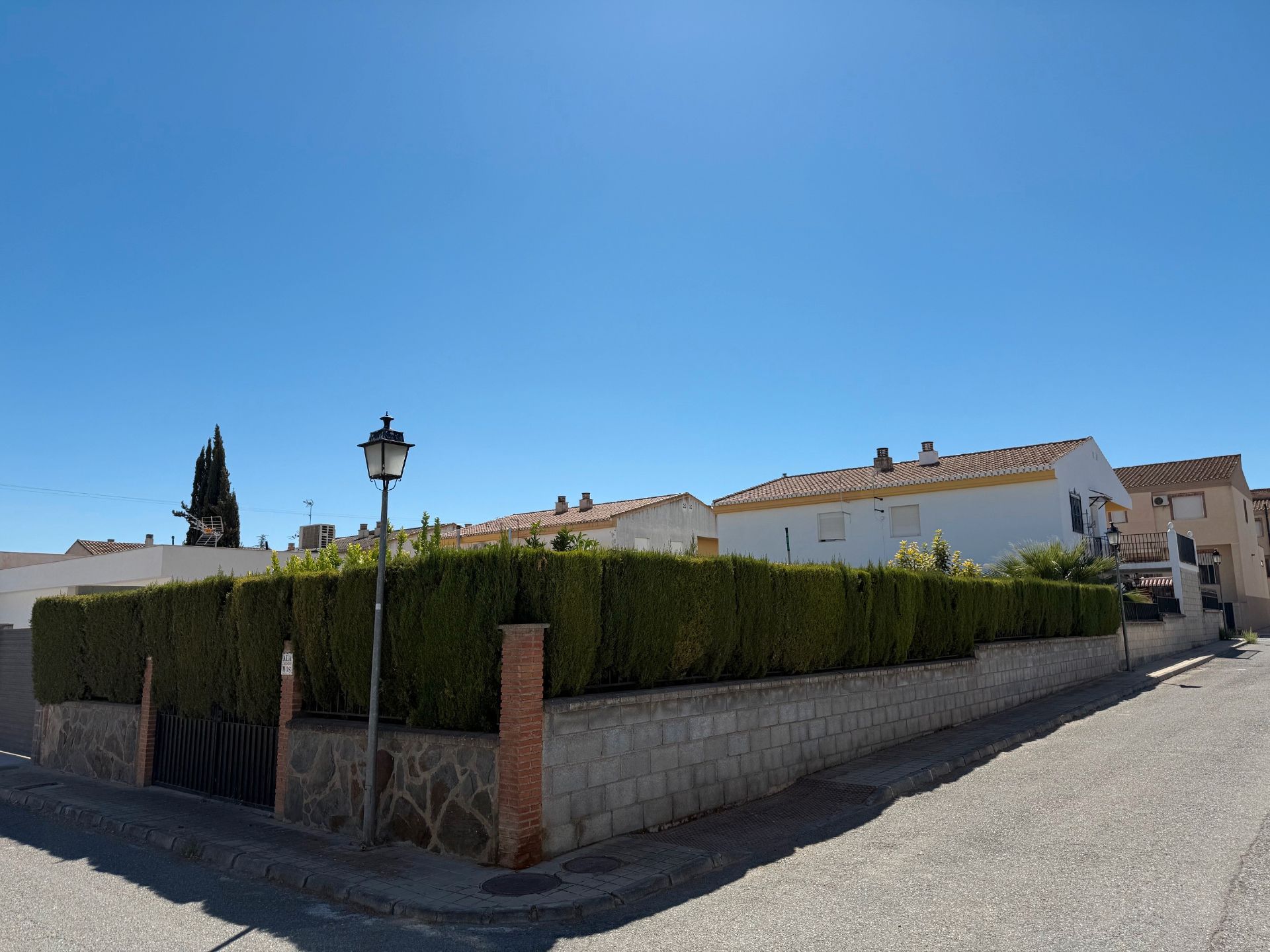 Vista exterior de Casa o xalet en venda en Láchar amb Jardí privat, Terrassa i Piscina