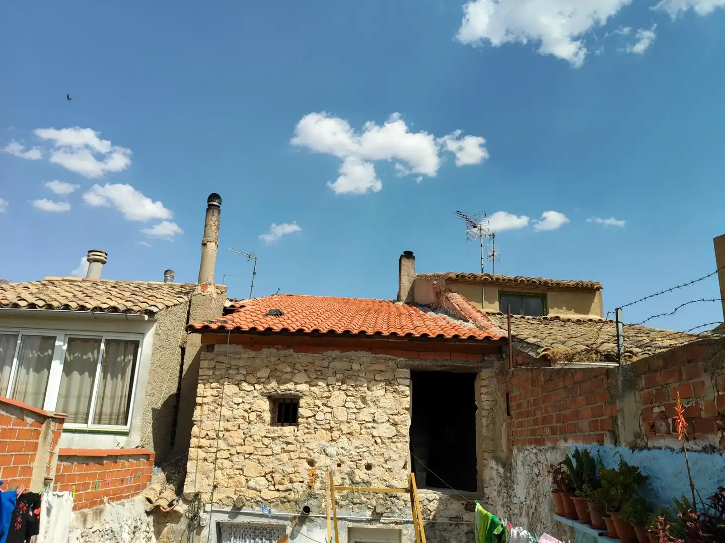Vista exterior de Finca rústica en venda en Lécera amb Balcó
