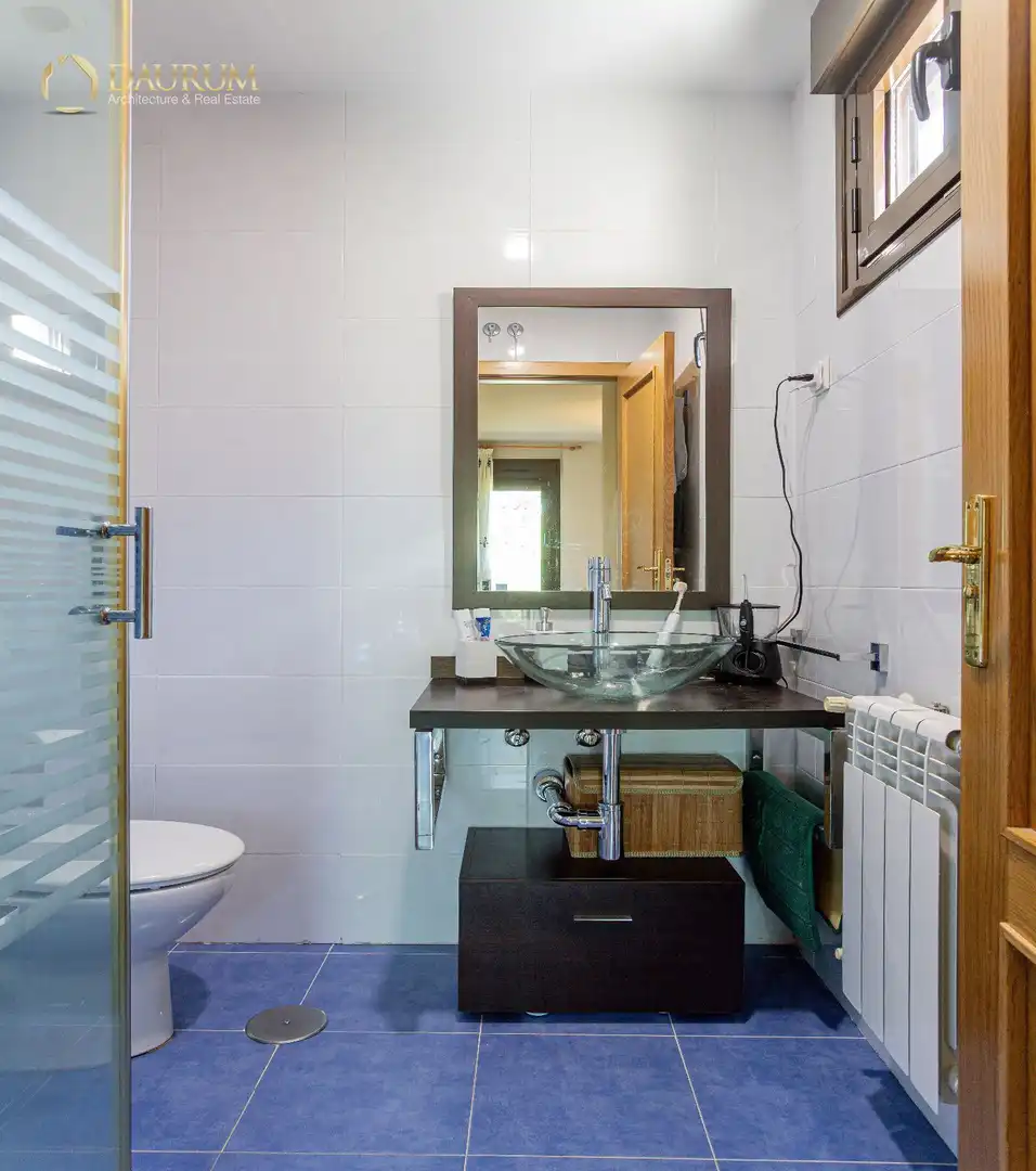 Baño de Casa adosada en venta en Meco con Aire acondicionado, Calefacción y Jardín privado